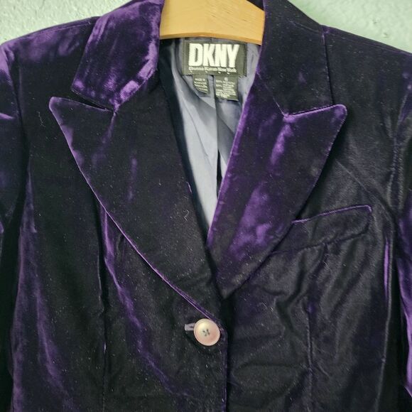 DKNY Women's Purple Velvet Blazer "Model For Reference Only" - Picture 6 of 16